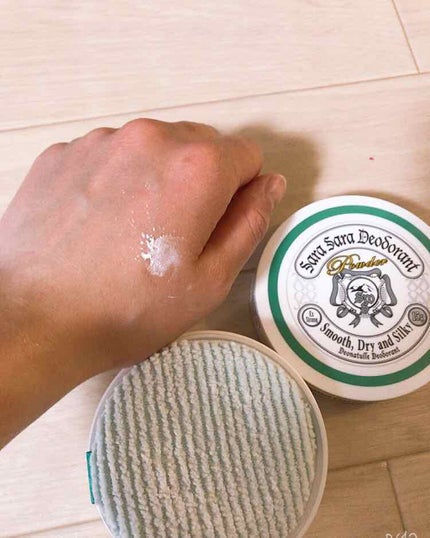 薬用さらさらデオドラントパウダー/デオナチュレ/デオドラント・制汗剤を使ったクチコミ(2枚目)