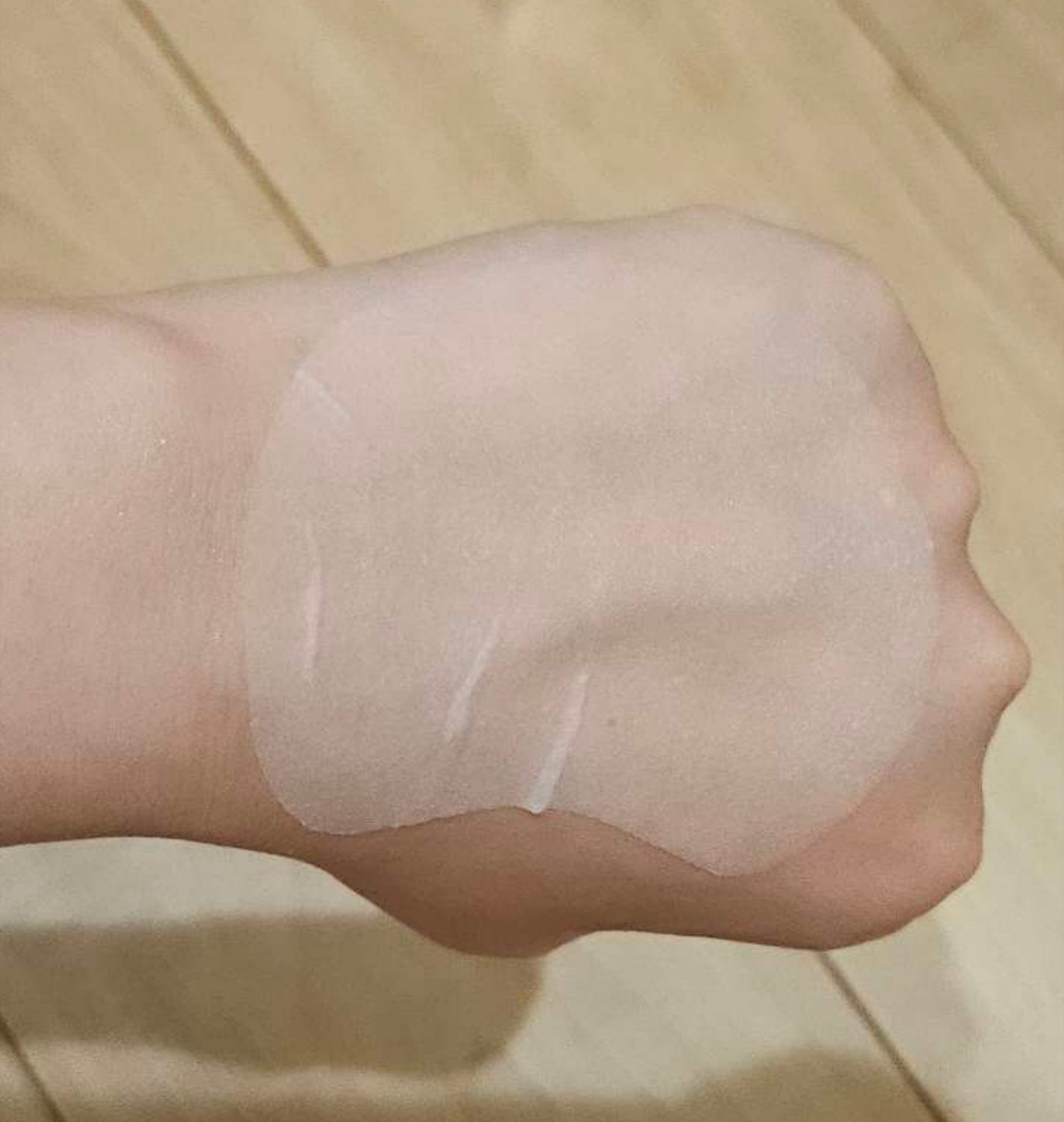 Naaa1 on LIPS 「ツボクサエキス(保湿成分)が肌を健やかに整え、引き締めてくれる..」(3枚目)