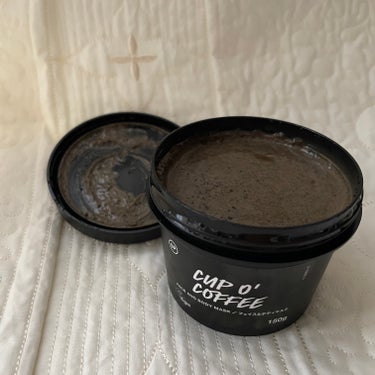 ラッシュ カップ オブ ブラックのクチコミ「LUSH カップ オブ ブラック 
コーヒーの香りに癒されます！

✼••┈┈••✼••┈┈•.....」（2枚目）