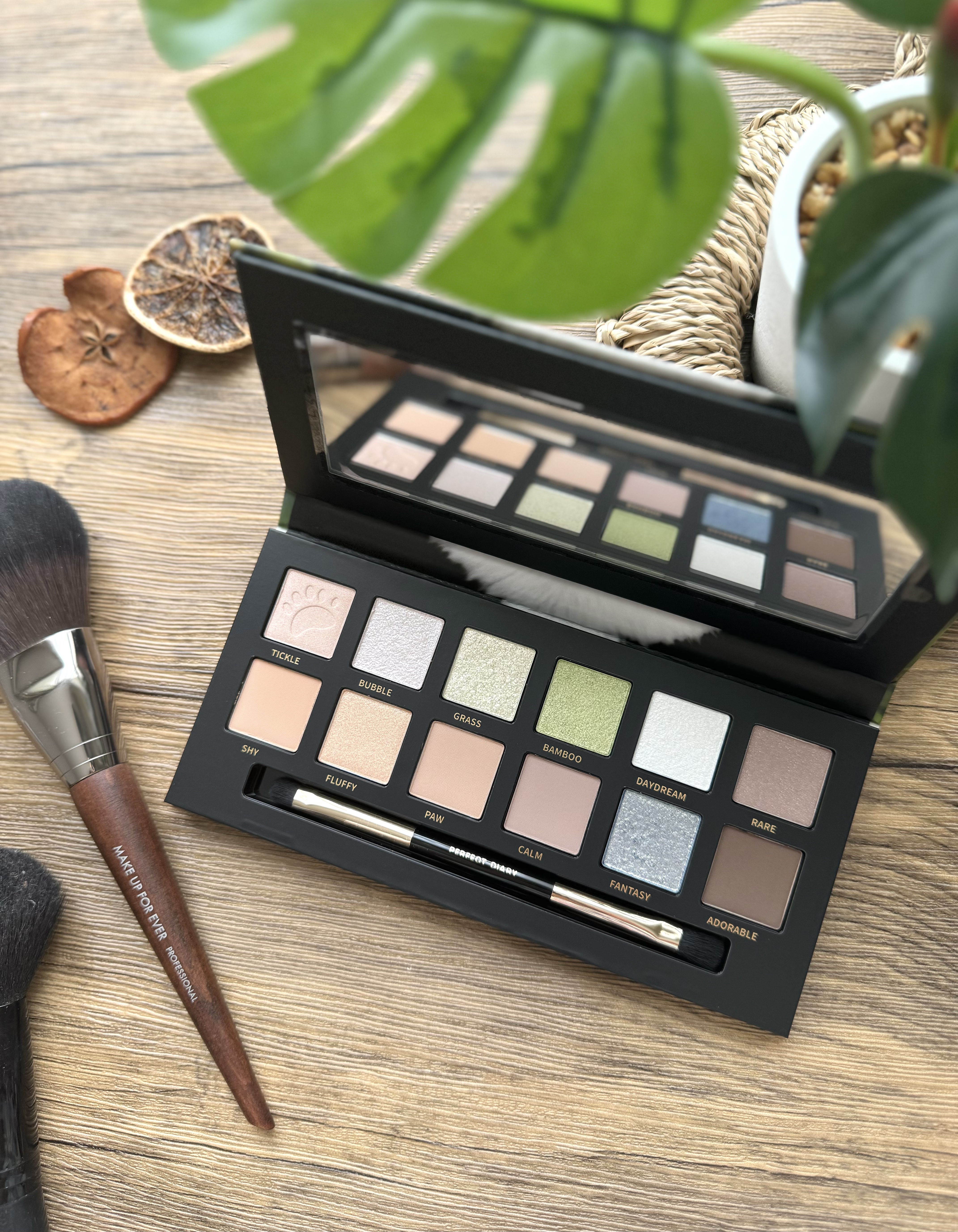 エクスプローラ12色 動物アイシャドウパレット/PERFECT DIARY/アイシャドウパレットを使ったクチコミ（2枚目）