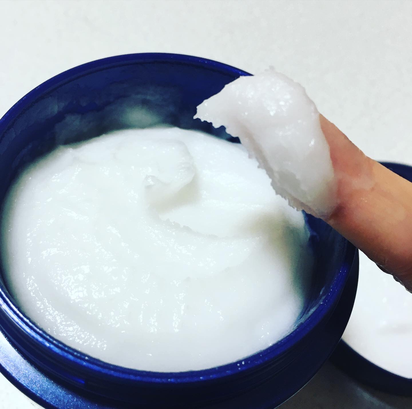 ニベア ロイヤルブルーボディクリーム うるおい密封ケア/ニベア/ボディクリームを使ったクチコミ（1枚目）