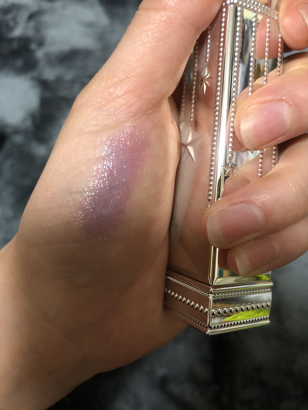 ラッキージェム マイリップス 01 thoughtful Aquarius＜水瓶座＞/JILL STUART/口紅を使ったクチコミ（3枚目）