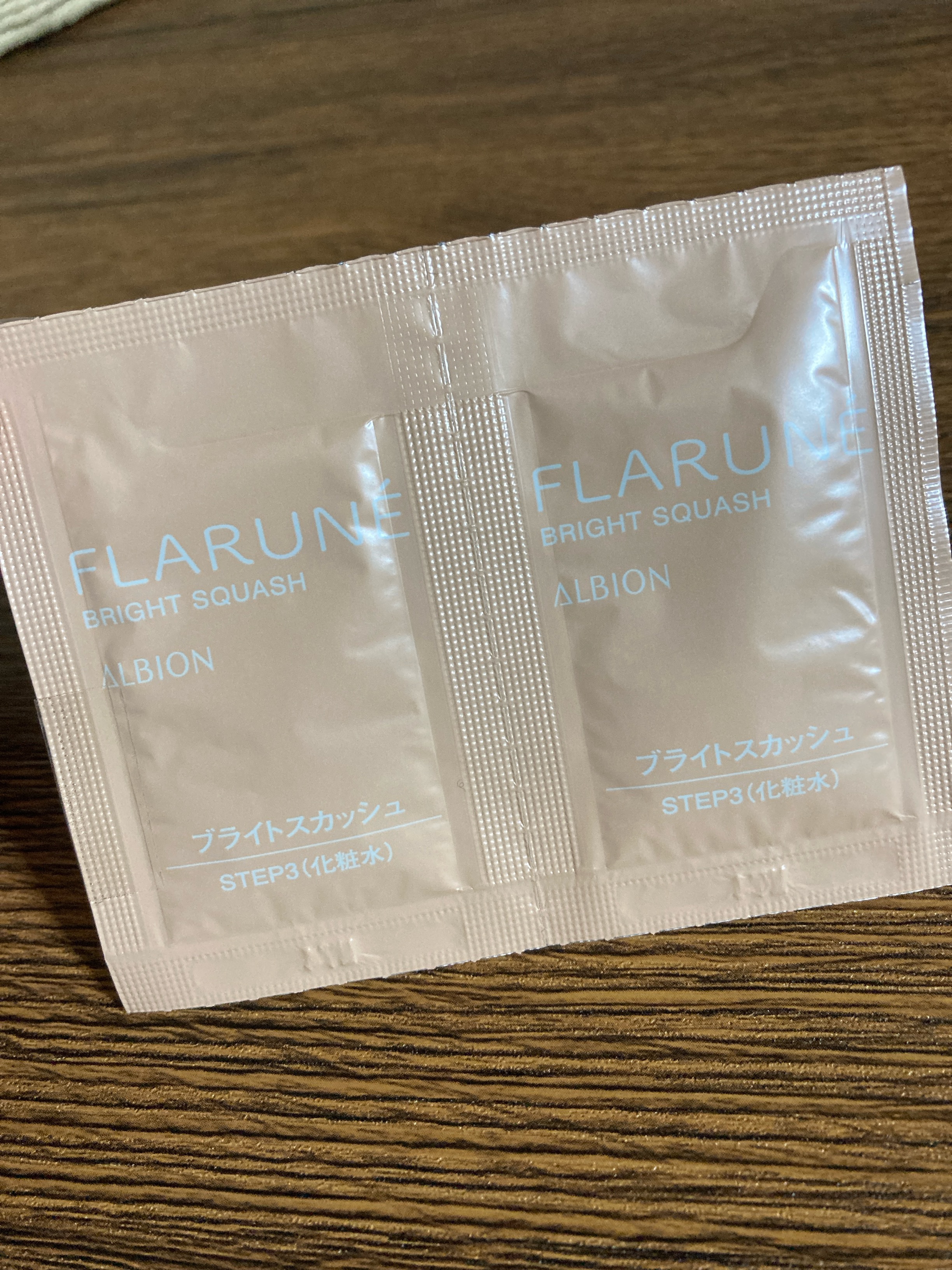 ALBION　フラルネ ブライトスカッシュ

ひんやりスーーーッとお顔に浸透します。

これぞ夏のスキンケア！！って感じ。

 #私のご自愛ルーティン 