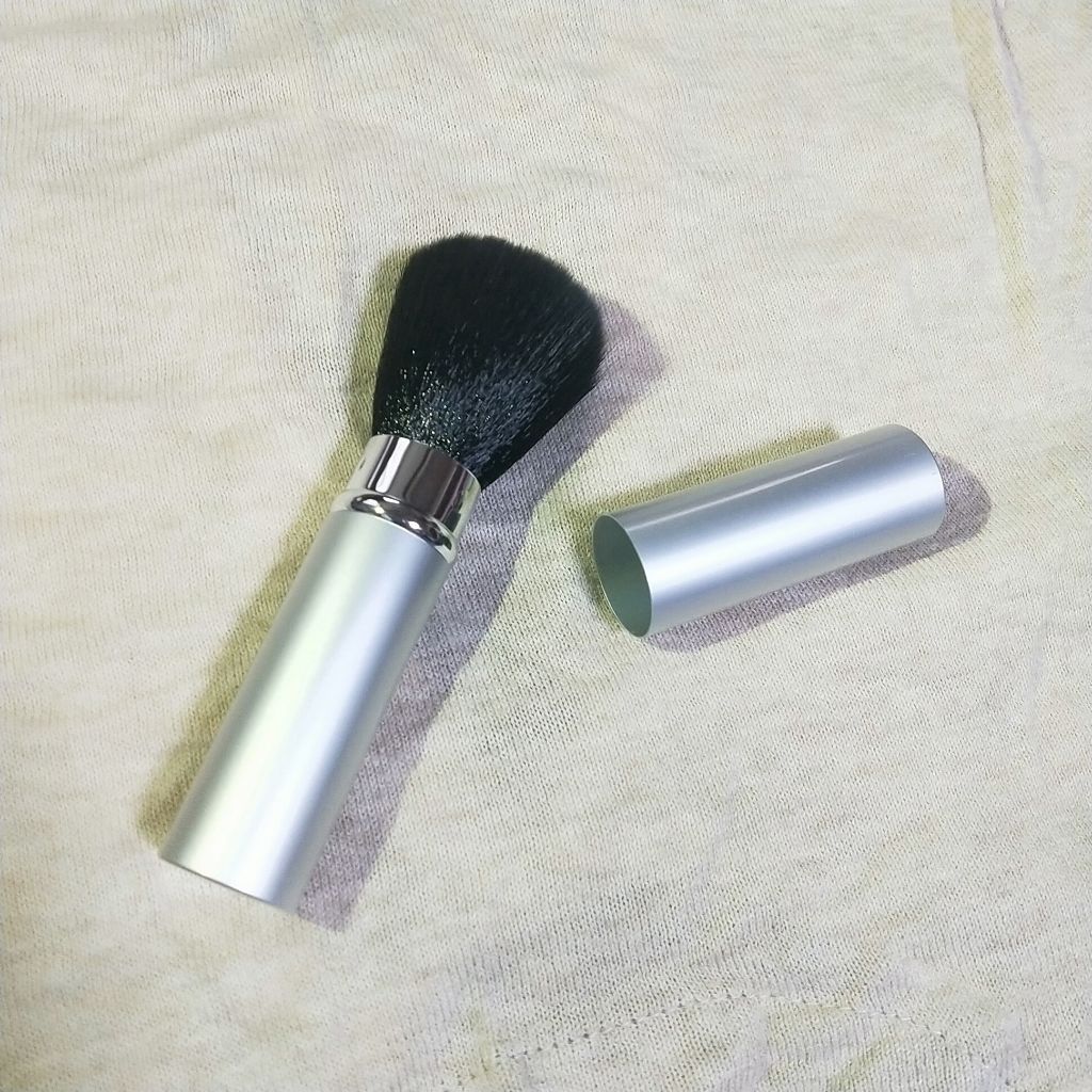 ごくふわっ春姫スライド式携帯メイクブラシ/DAISO/メイクブラシを使ったクチコミ（3枚目）