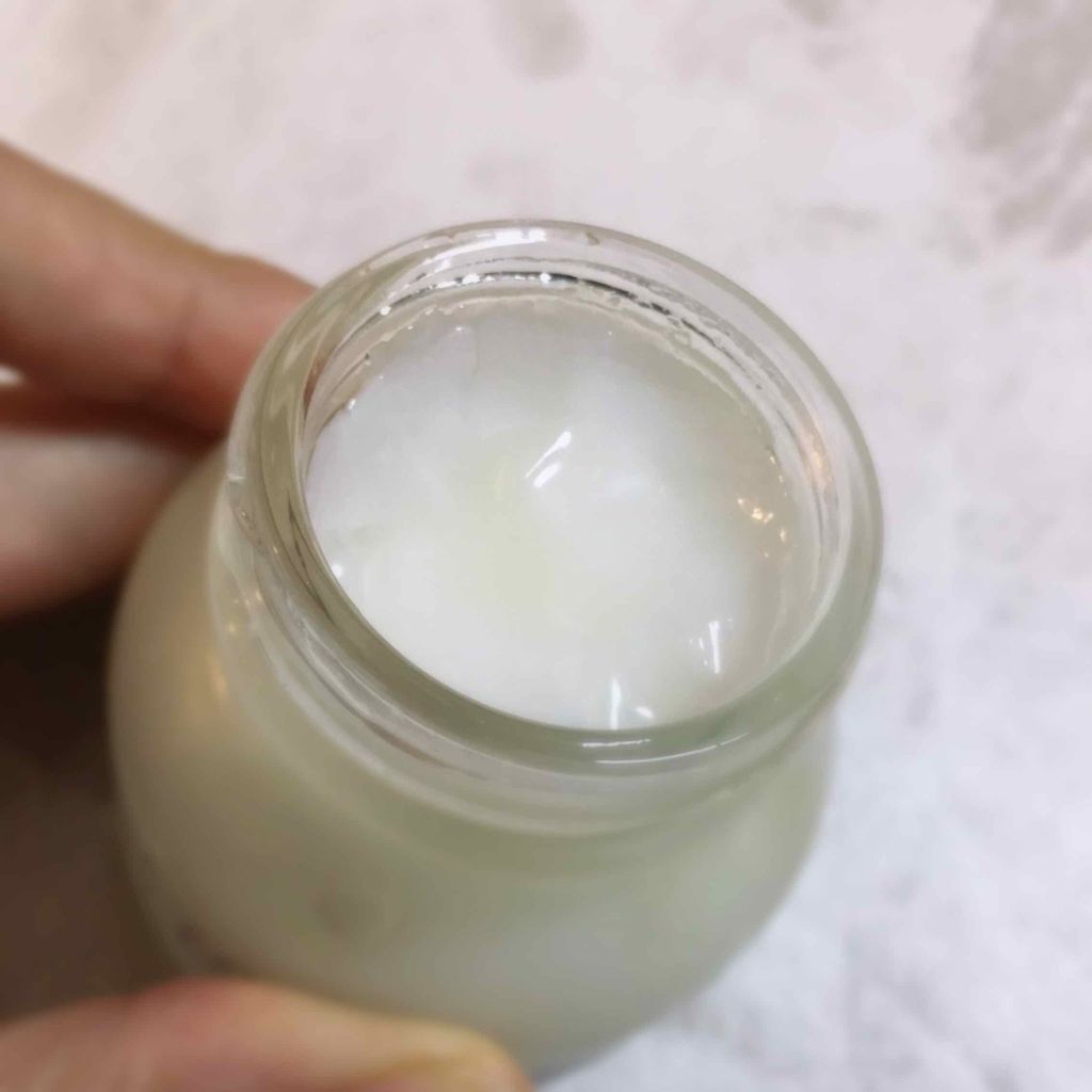 尊馬油 ソンバーユ ジャコウの香りのクチコミ「ソンバーユのジャコウの香り。

普通の無香料のものも持っていて、リピ買いです。

福岡出張で、.....」（2枚目）