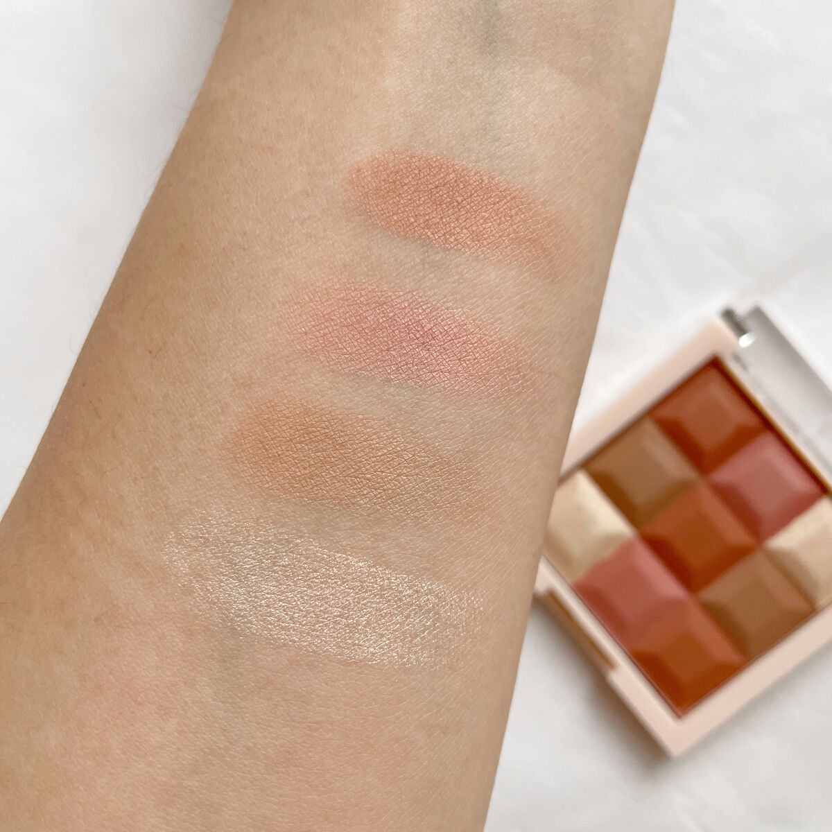 ブラッシュ&イルミネーター パレット/REVLON/パウダーチークを使ったクチコミ(6枚目)