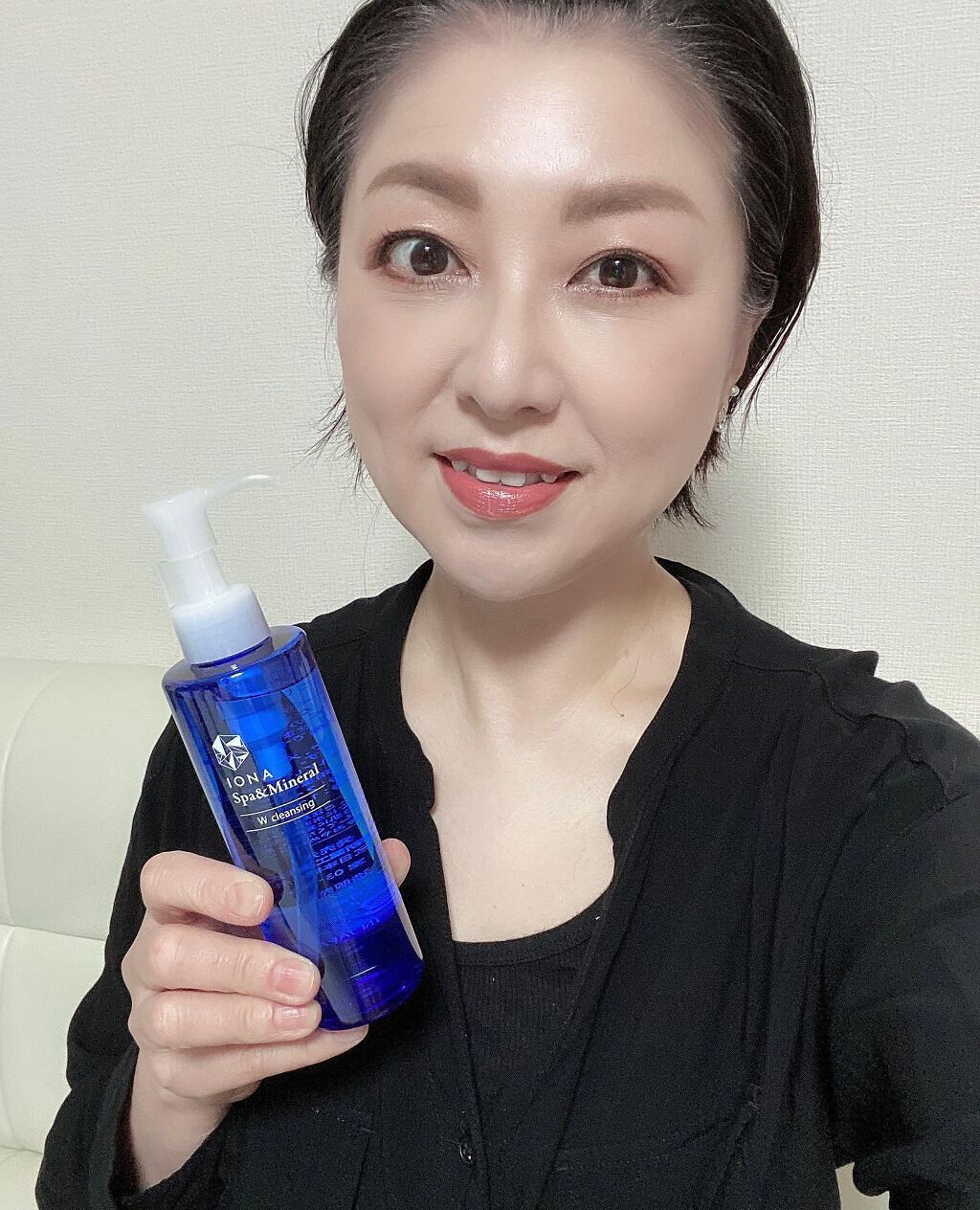 こんにちはぁ🤗✨💕
🗓2022.06.15

💖 イオナ　スパ＆ミネラルWクレンジング
1️⃣1ステップで上質な素肌へ
🔹微粒子化ドロップオイル*7＆ モイストクリアウォーター*8 W配合だから1度ですっきり！
❣️ナノレベルの微