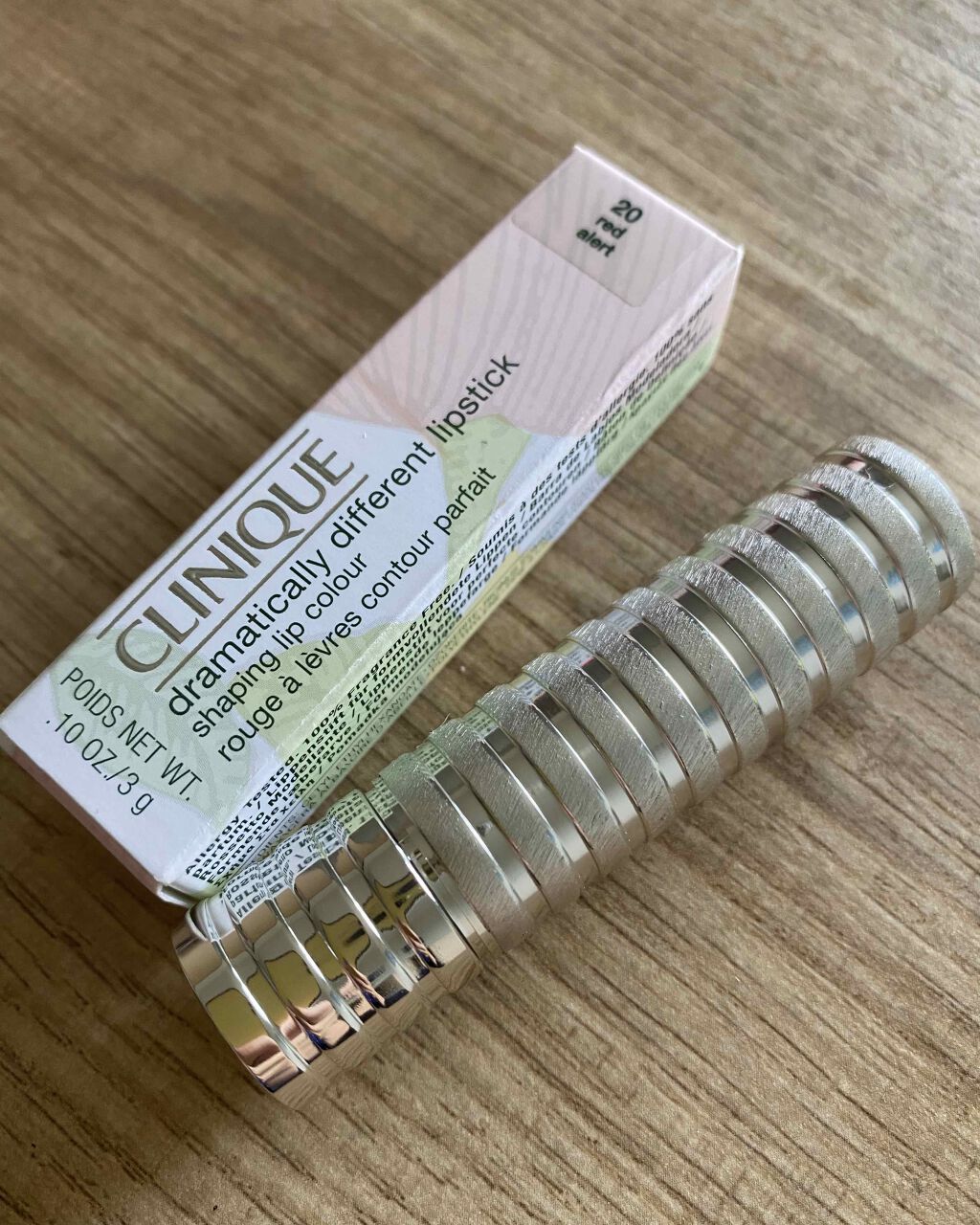 ドラマティカリー ディファレント リップスティック 20 レッド アラート/CLINIQUE/口紅を使ったクチコミ（1枚目）