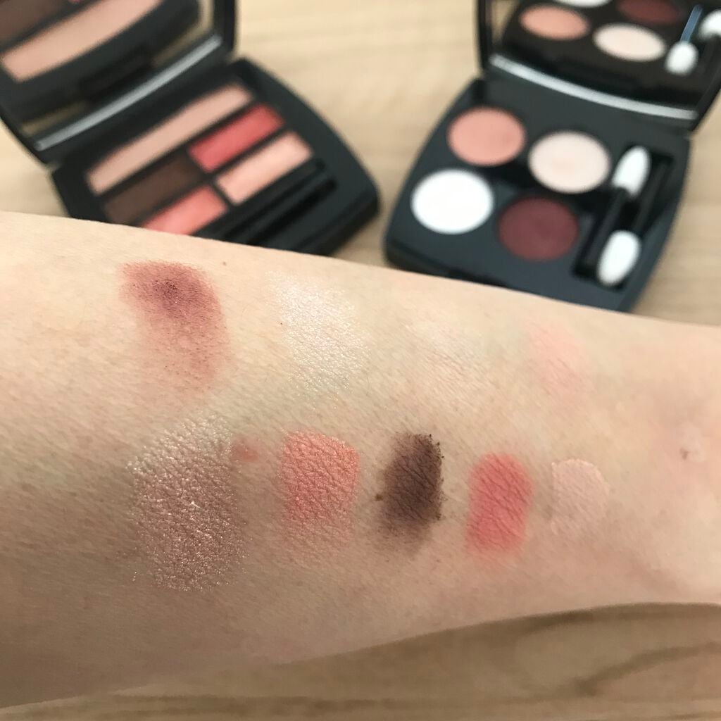 yuno on LIPS 「シャネル新作アイシャドー比較どちらも大好き粉質が柔らかく発色が..」(2枚目)