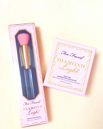 ダイヤモンドライト ハイライター ブラシ/Too Faced/メイクブラシを使ったクチコミ(2枚目)