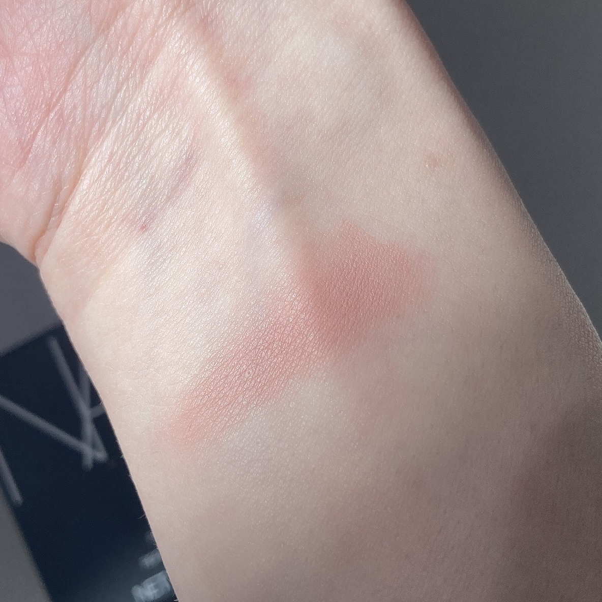 ブラッシュ N 900 BEHAVE/NARS/パウダーチークを使ったクチコミ（2枚目）