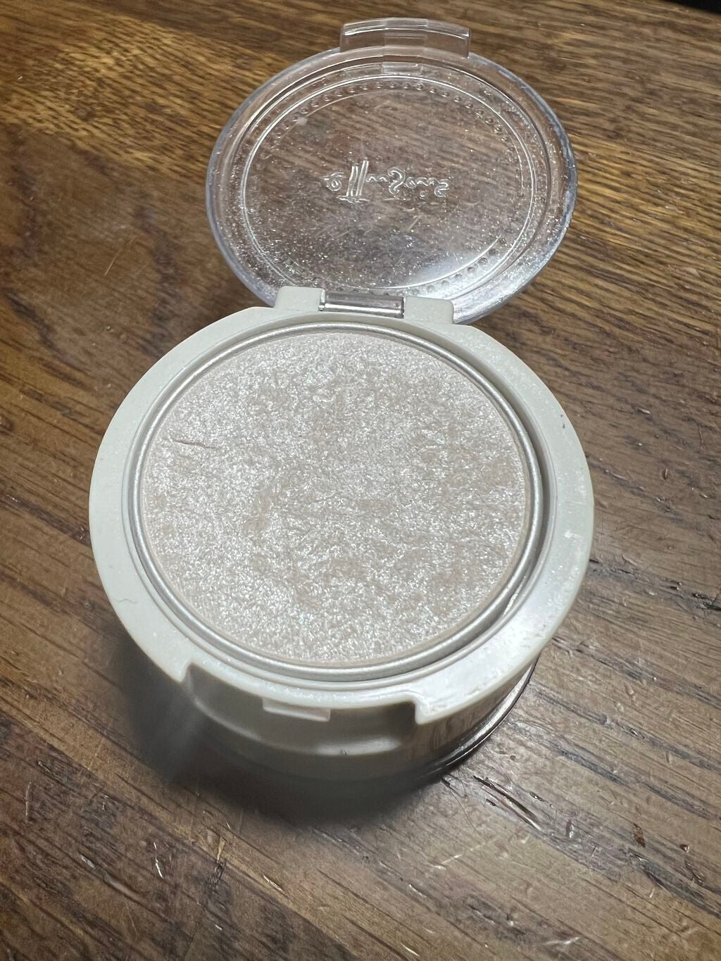 くぅたん on LIPS 「エテュセハイライトフェースカラー3g#リピアイテム#あざとメイ..」(1枚目)