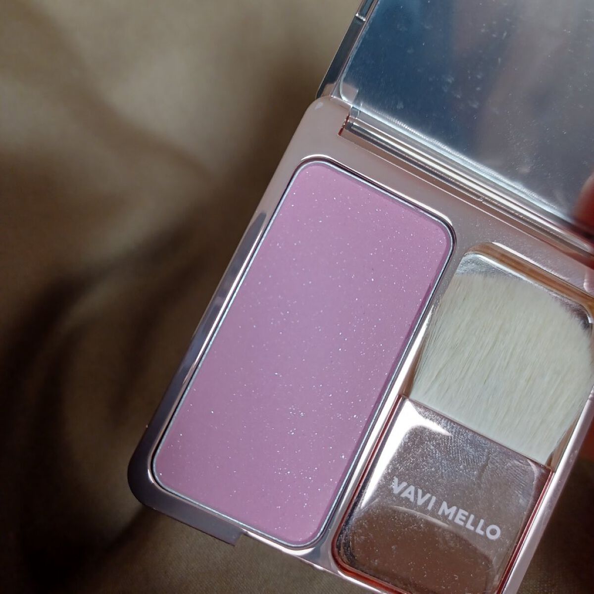 エンチャントグロウブラッシュ/VAVI MELLO/パウダーチークを使ったクチコミ（2枚目）