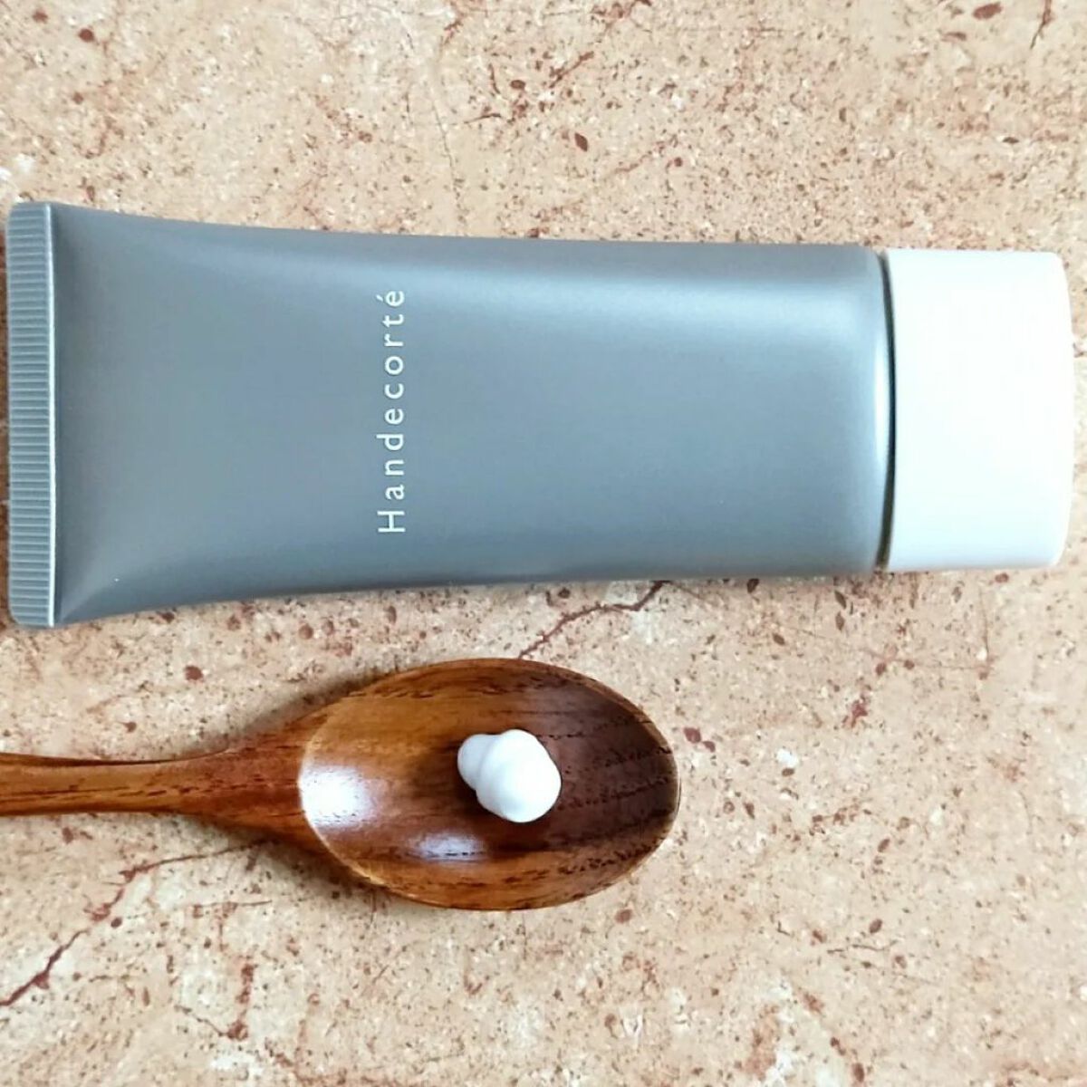 ハンデコルテ/キユートピア/ネック・デコルテケアを使ったクチコミ（3枚目）