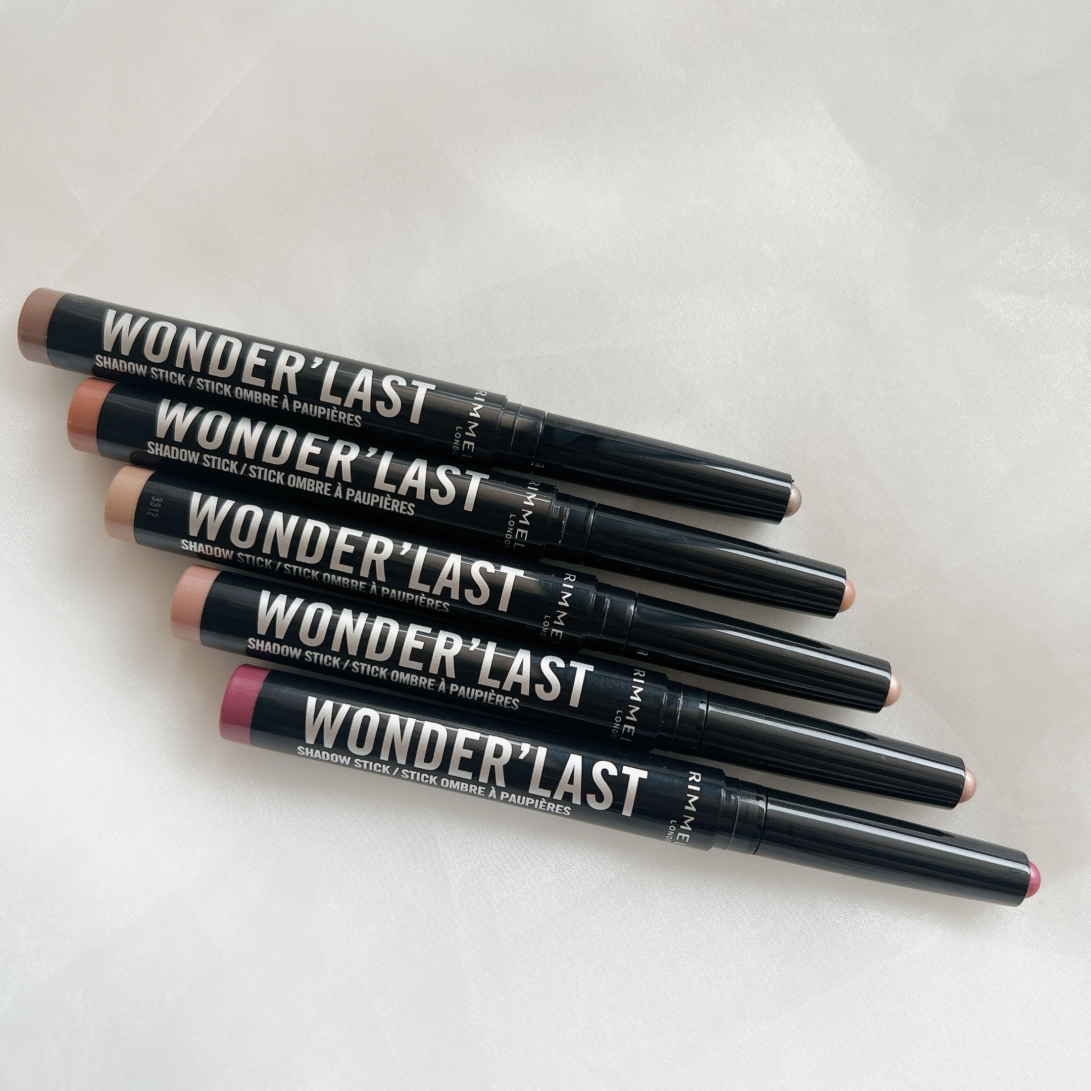 ワンダー ラスト アイシャドウ スティック/リンメル ロンドン/スティックアイシャドウを使ったクチコミ（2枚目）