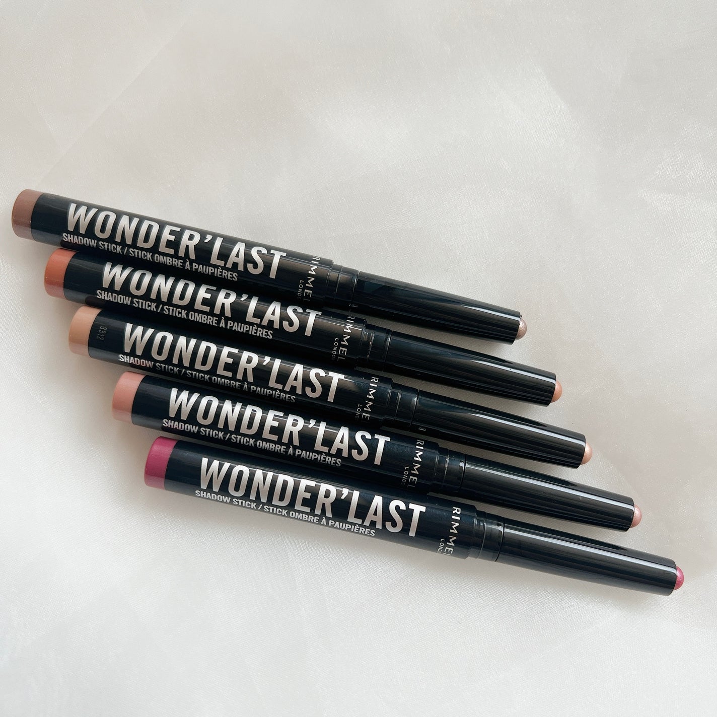ワンダー ラスト アイシャドウ スティック/リンメル ロンドン/スティックアイシャドウを使ったクチコミ(2枚目)