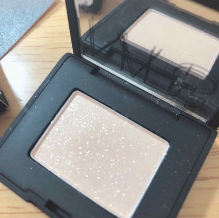 シングルアイシャドー/NARS/単色アイシャドウを使ったクチコミ(2枚目)