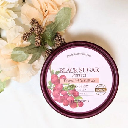 ブラックシュガーパーフェクト エッセンシャルスクラブ2Xクランベリー/SKINFOOD/洗い流すパック・マスクを使ったクチコミ(2枚目)