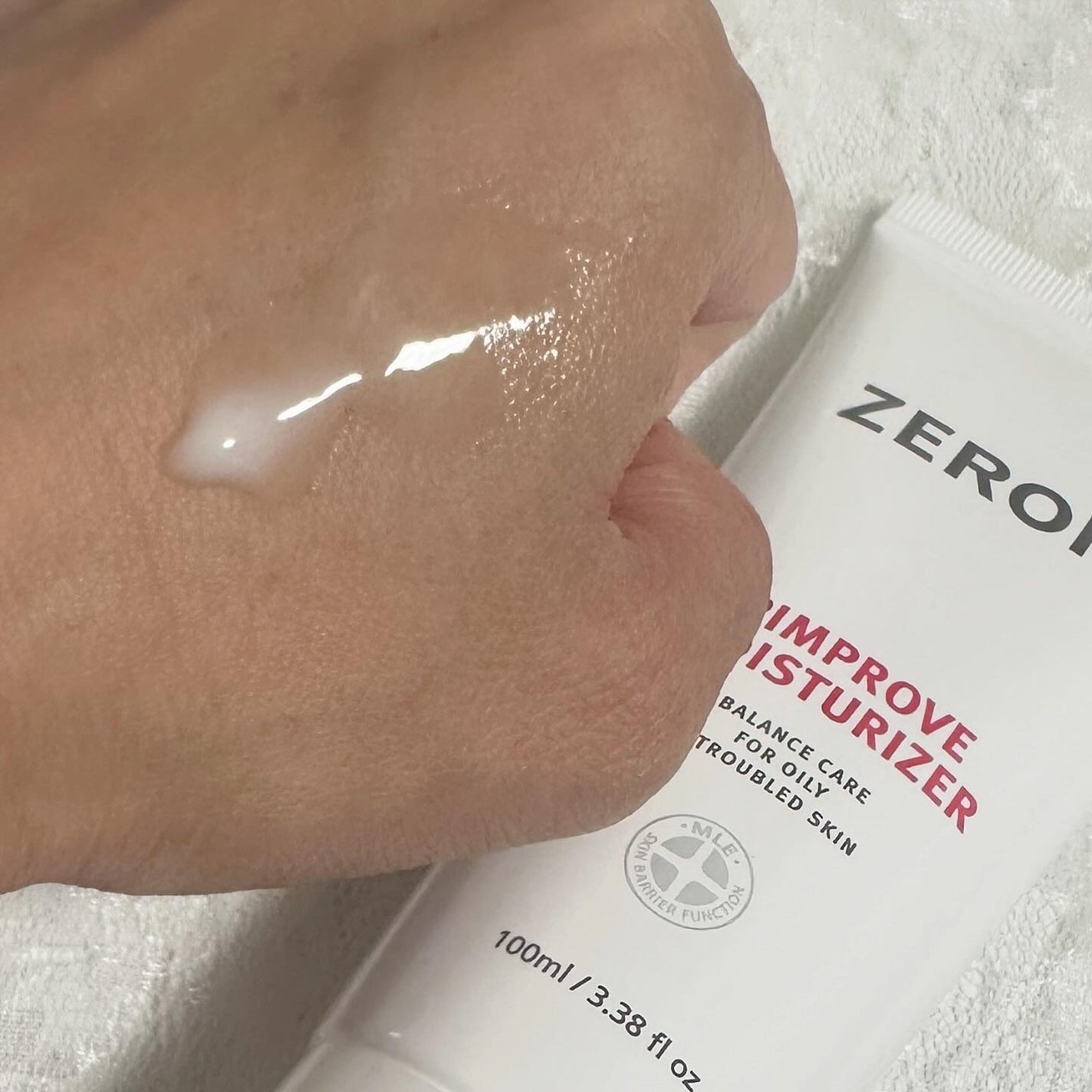 ピンプローブモイスチャーライザー/ZEROID/フェイスクリームを使ったクチコミ(3枚目)