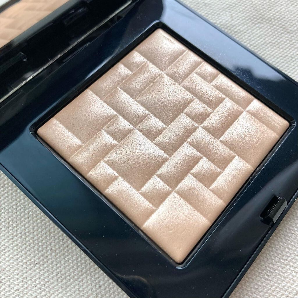 ハイライティング パウダー 35 クォーツグロウ/BOBBI BROWN/パウダーハイライトを使ったクチコミ（2枚目）