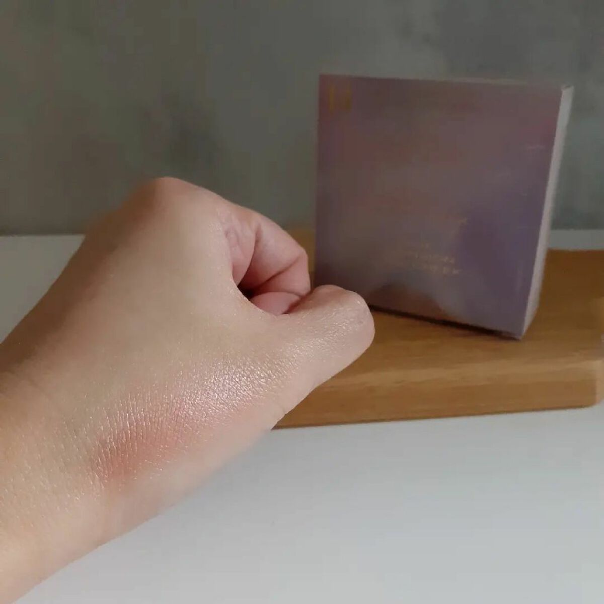 みぃ on LIPS 「hince〈ヒンス〉トゥルーディメンショングロウチーク2750..」(8枚目)