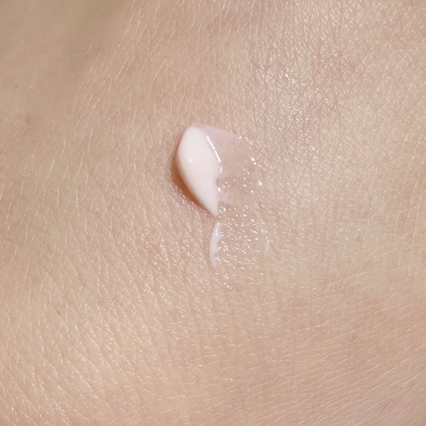 エッセンス スキングロウ プライマー	/SHISEIDO/化粧下地を使ったクチコミ（2枚目）