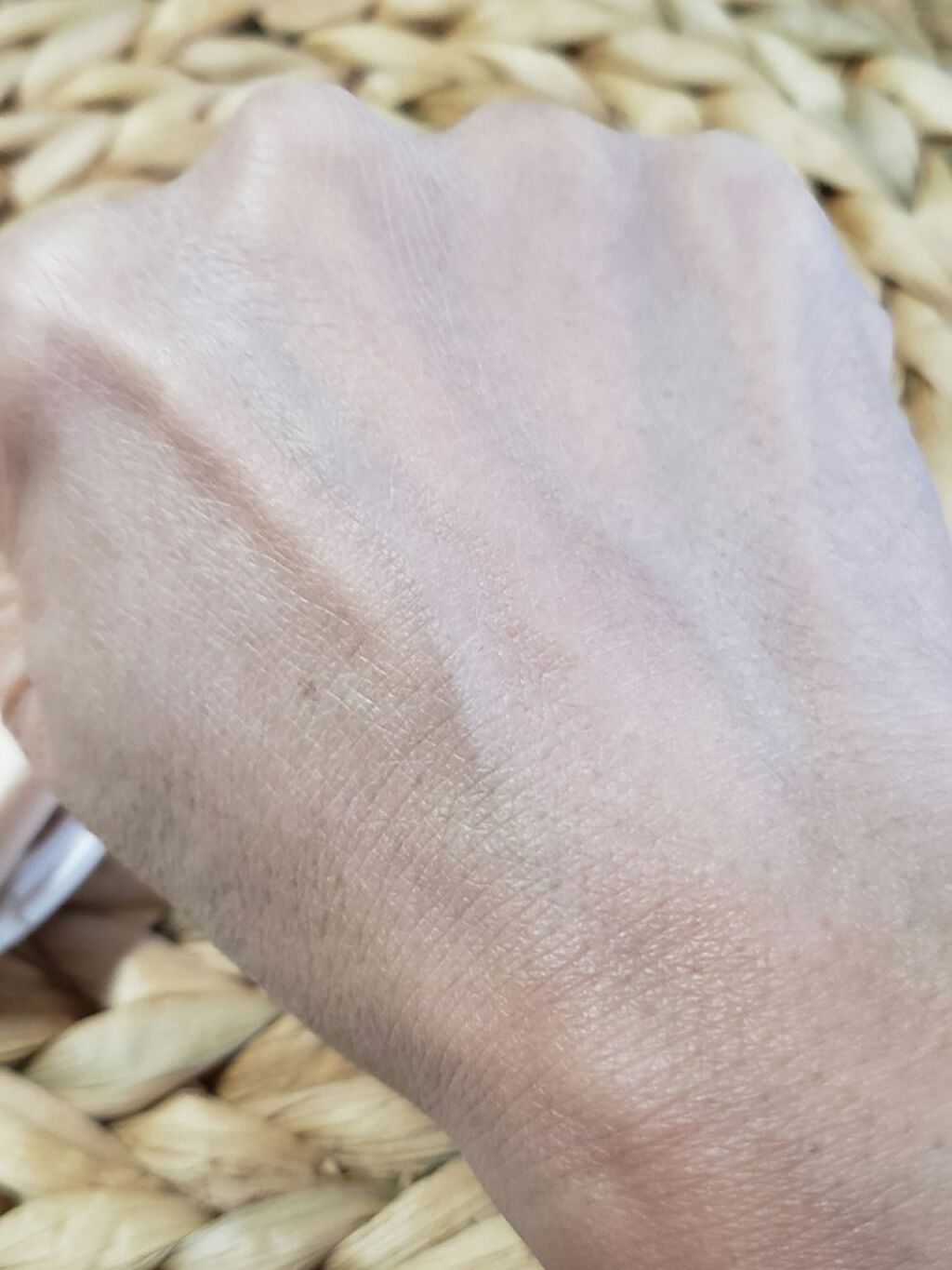 hiro on LIPS 「プレミアムパクトのスポンジは、従来のものより少し厚くすることで..」(3枚目)