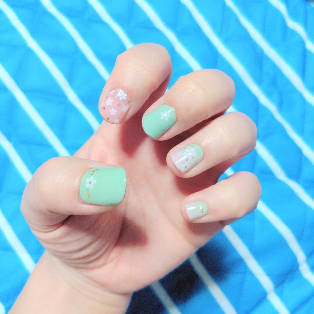 貼るジェルネイル/セリア/ネイルシールを使ったクチコミ(1枚目)