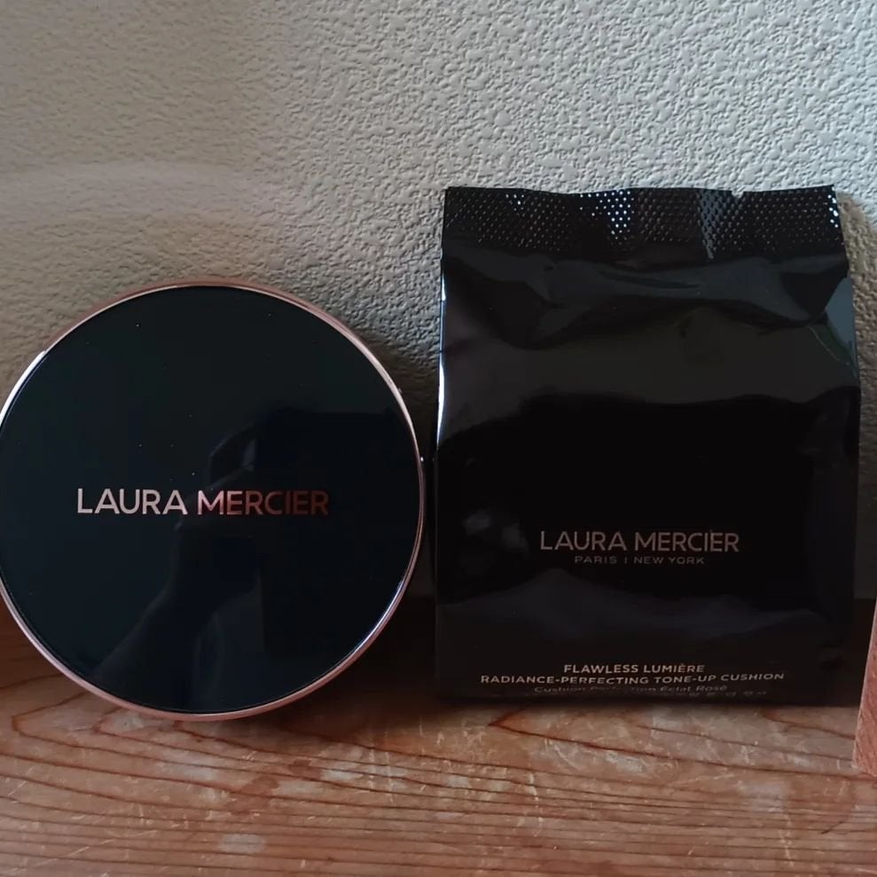 フローレス ルミエール ラディアンス パーフェクティング トーンアップ クッション/ローラ メルシエ/クッションファンデーションを使ったクチコミ(2枚目)