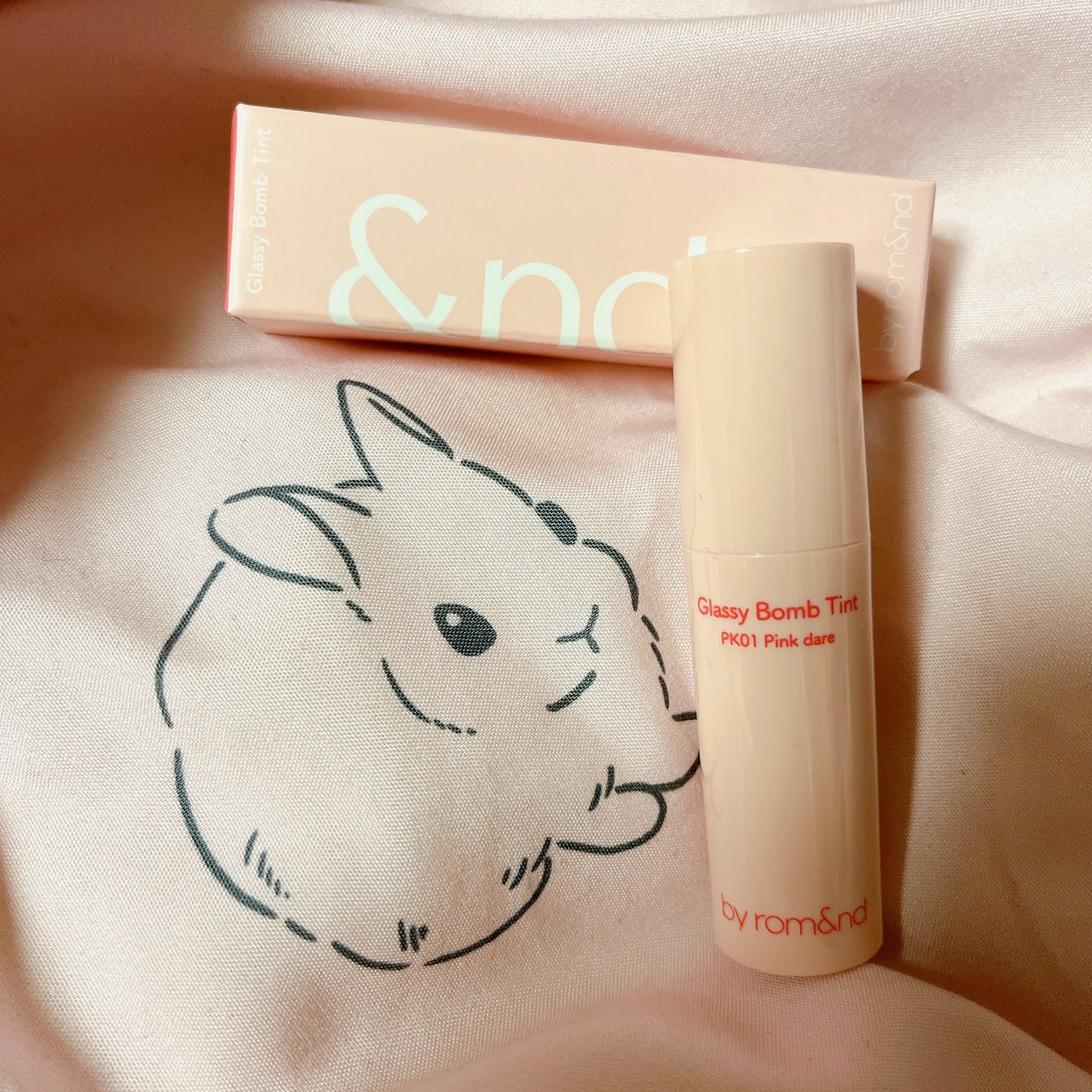 アンドバイロムアンド グラッシーボムティント/&nd by rom&nd/リップティントを使ったクチコミ(1枚目)