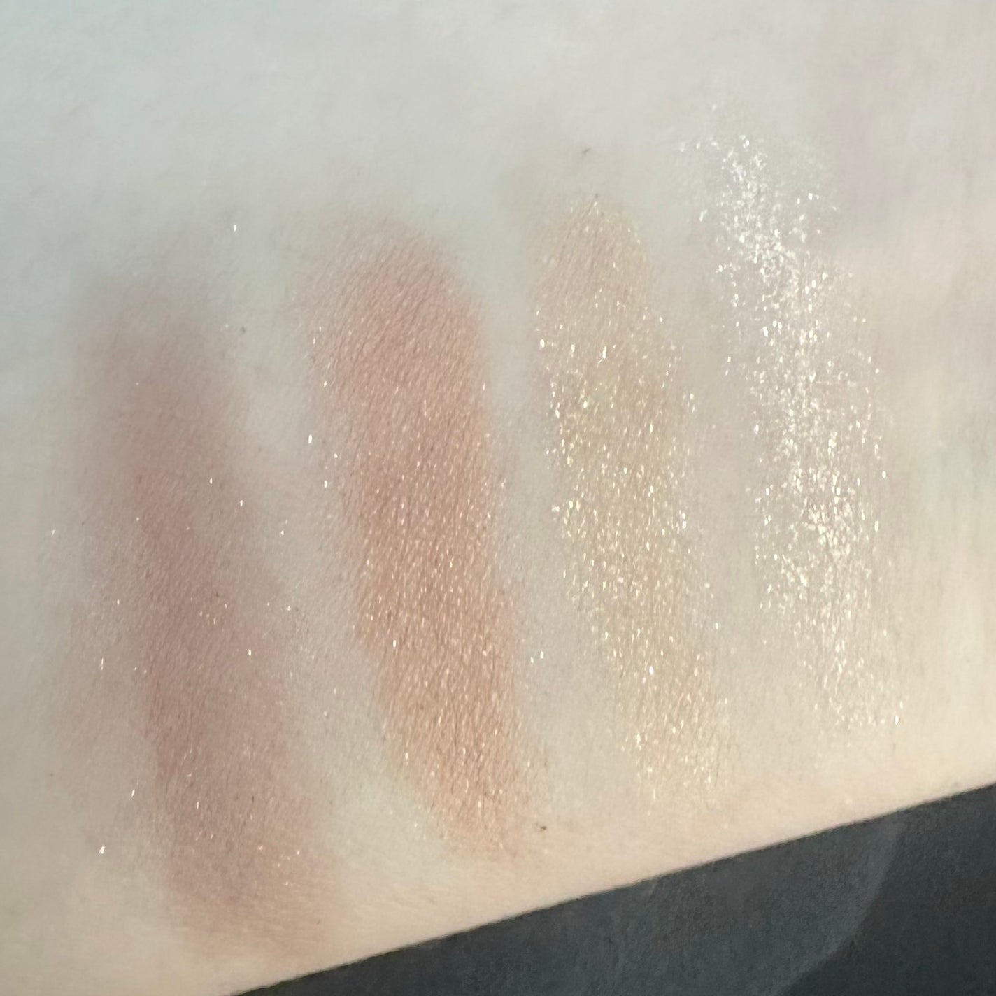 メロウ フィーリング アイズ ムーン エモーション/ESPRIQUE/アイシャドウパレットを使ったクチコミ(4枚目)