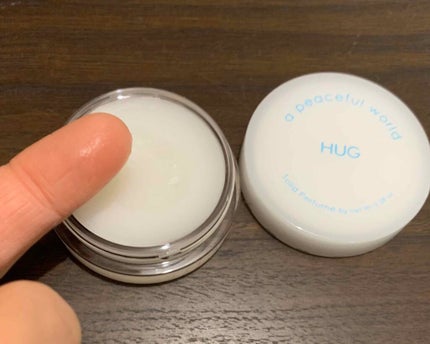 a peaceful world HUG ソリッドパフュームのクチコミ「2000人以上の香りの調査から導き出した、好感度が上がる、人を惹きつける香り。だそうです。
.....」(2枚目)