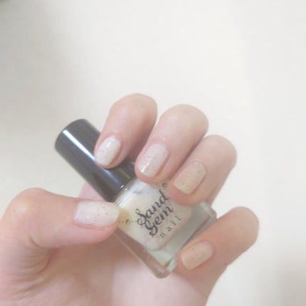 TM サンドジェムネイルのクチコミ「TMサンドジェムネイル 〈ビーチ〉
乳白色と赤茶色と白の砂粒が混じった海辺風のネイルカラーです.....」(2枚目)