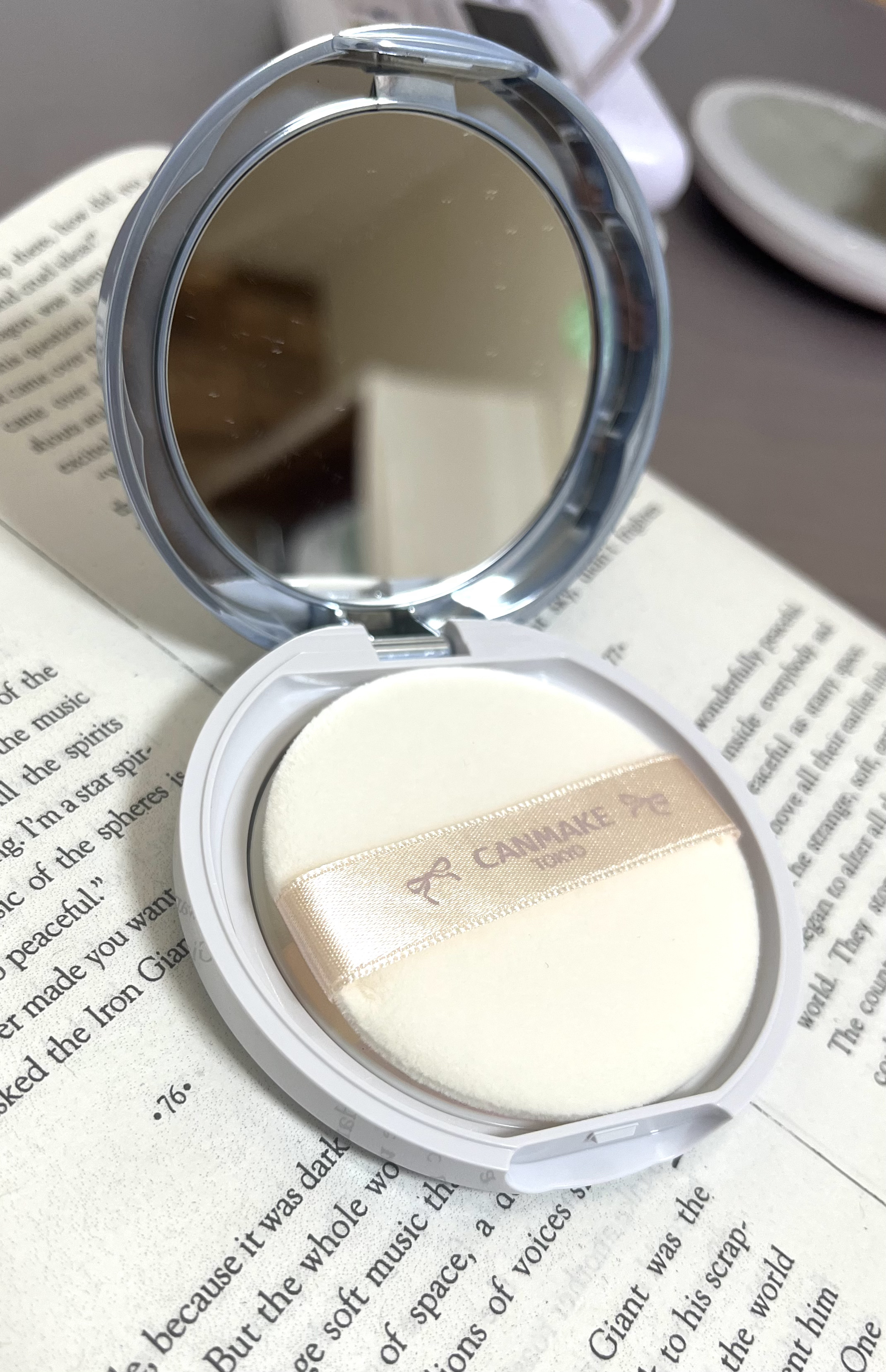 イルミネイティングフィニッシュパウダー　～Abloom～/キャンメイク/プレストパウダーを使ったクチコミ（2枚目）