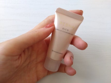 ナチュラルサイエンス レドナ ラメラクレンジングゲルのクチコミ「トライアルの中のものを使いました。
ぷるんと柔らかいゲル。
伸びもまずまず良くて
優しくメイ.....」(1枚目)