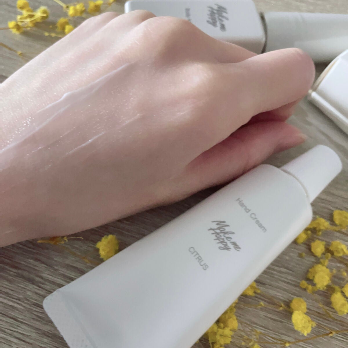 メイクミーハッピー ハンドクリーム CITRUS/キャンメイク/ハンドクリームを使ったクチコミ(4枚目)