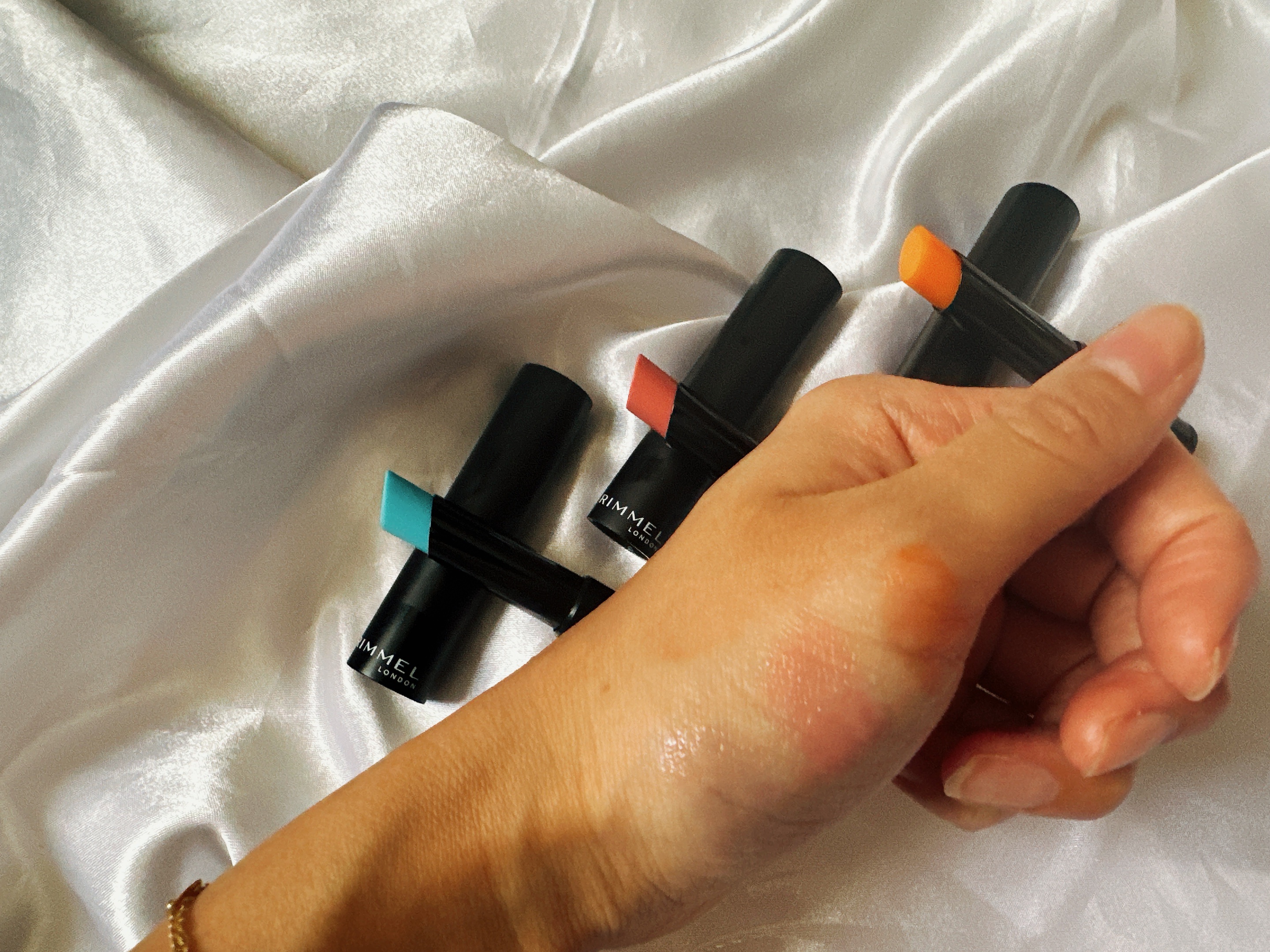 ラスティング フィニッシュ オイルモイスト ティント S/リンメル ロンドン/リップティントを使ったクチコミ（2枚目）