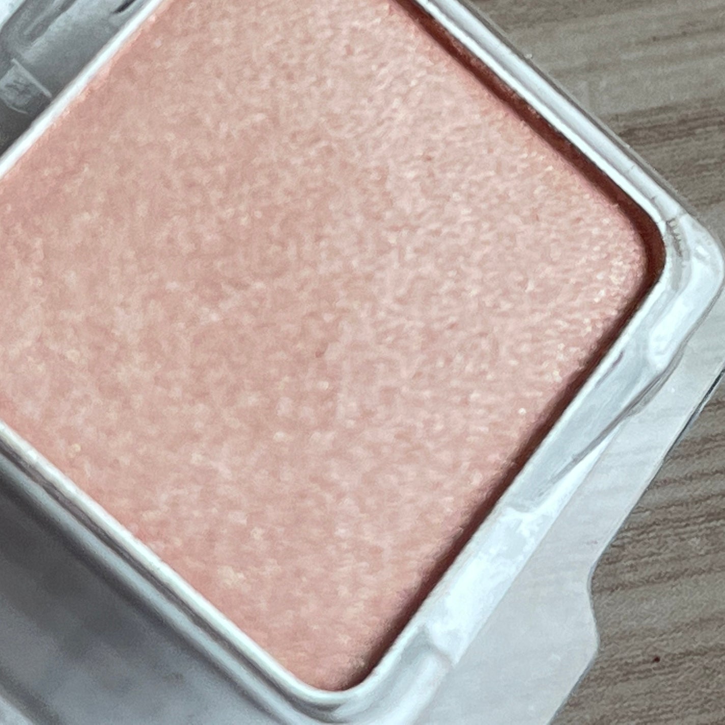 プレスド アイシャドー(レフィル)/shu uemura/単色アイシャドウを使ったクチコミ(4枚目)