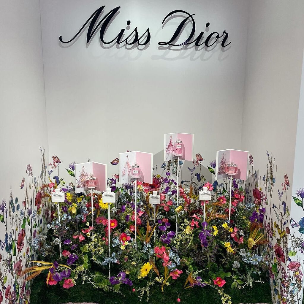 すぅ on LIPS 「ʚ♡ɞ✧*。ディオールDior✧*。ミスディオールアートイベン..」(2枚目)