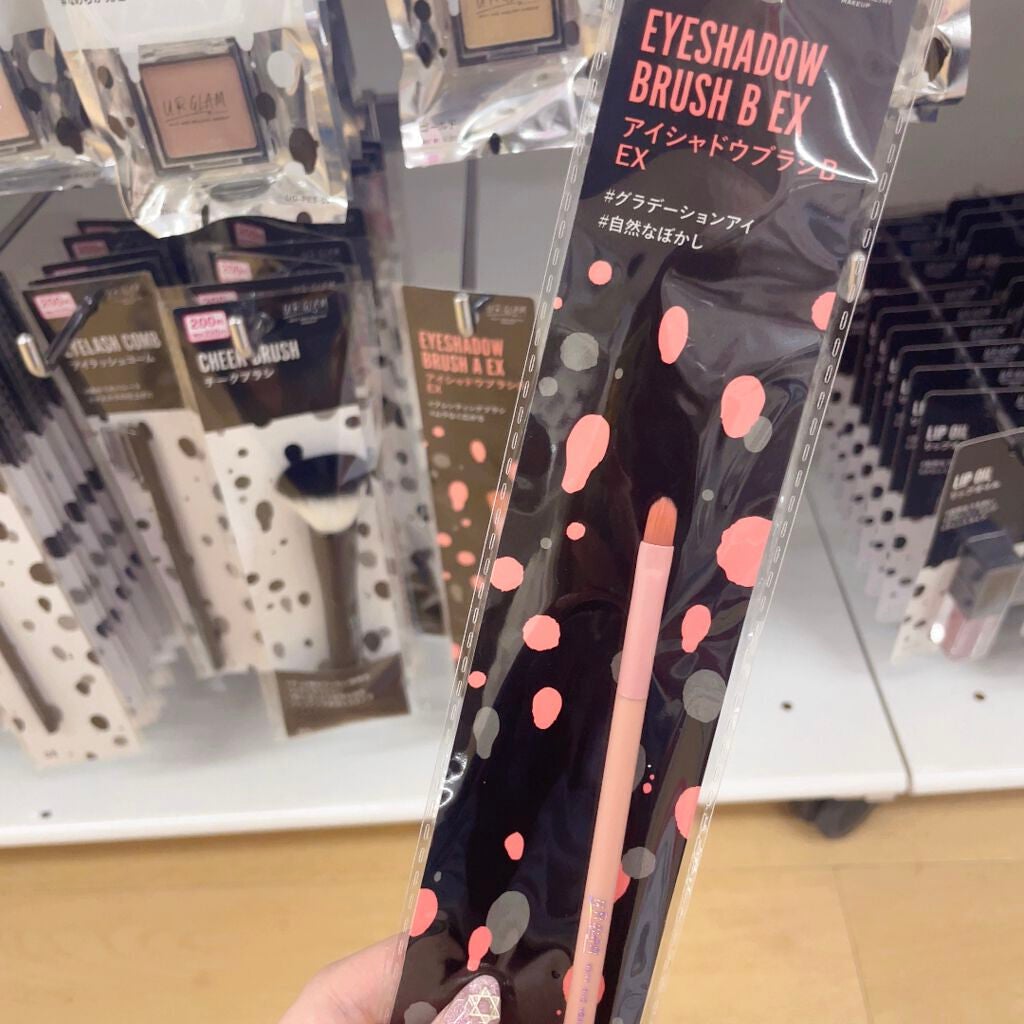 UR GLAM EYESHADOW BRUSH B/U R GLAM/メイクブラシを使ったクチコミ(6枚目)