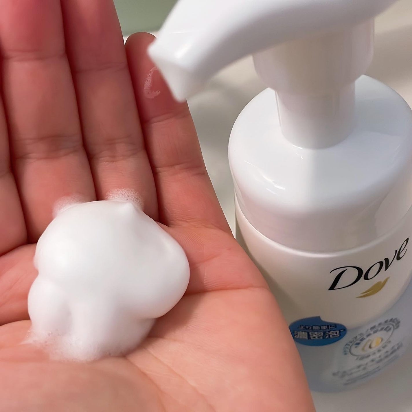 まなみ on LIPS 「ビューティモイスチャークリーミー泡洗顔料ふわふわモチモチの泡で..」(1枚目)