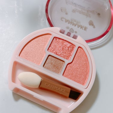 pinkrose strawberry on LIPS 「【限定】キャンメイク　プランぷくコーデアイズ　04イチゴプラン..」（2枚目）