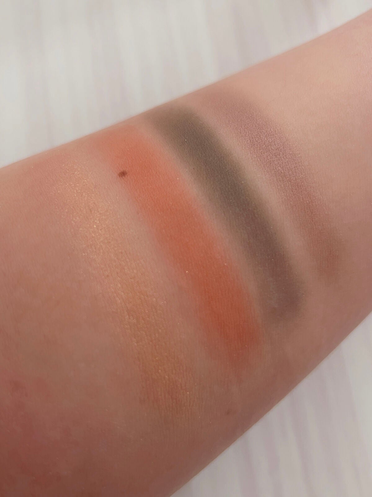 エレガンス ヌーヴェル アイズ/Elégance/アイシャドウパレットを使ったクチコミ(3枚目)