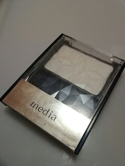 ブライトアップチークN/media/パウダーチークを使ったクチコミ(1枚目)