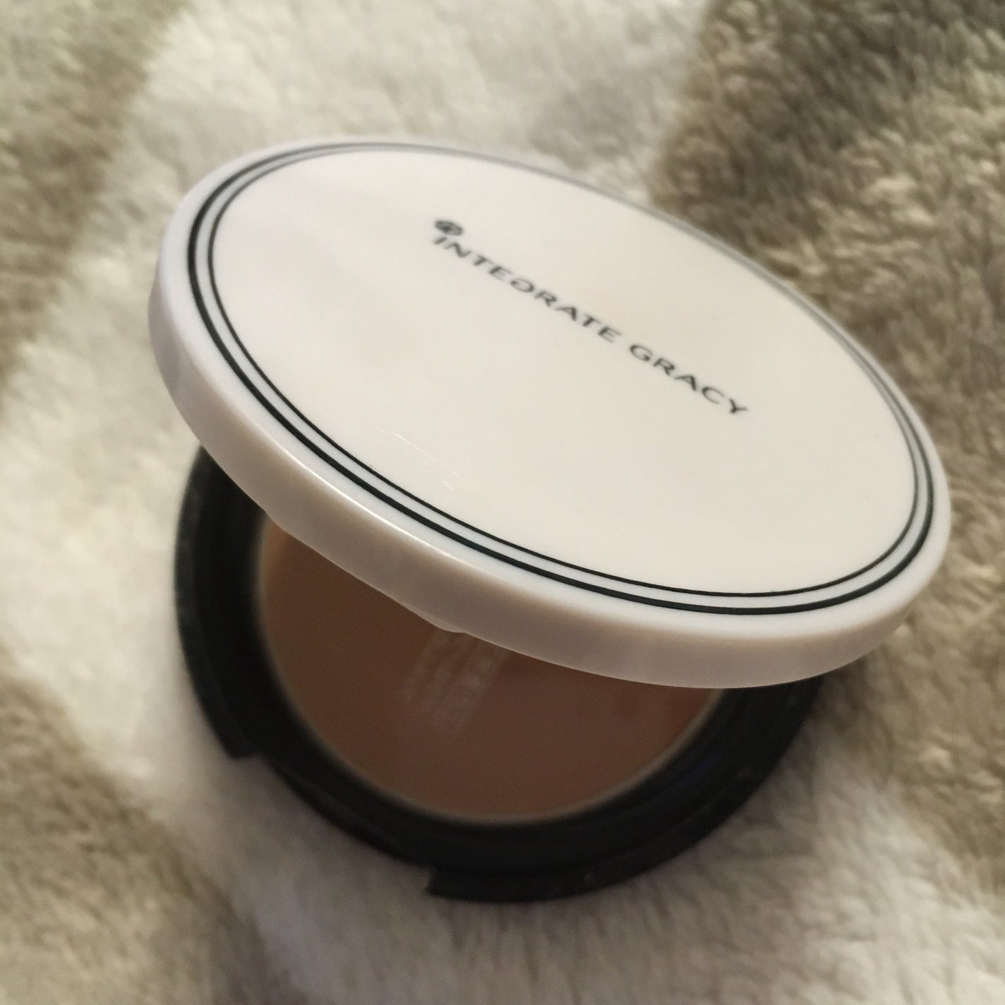 エッセンスパウダーBB/グレイシィ/プレストパウダーを使ったクチコミ(1枚目)