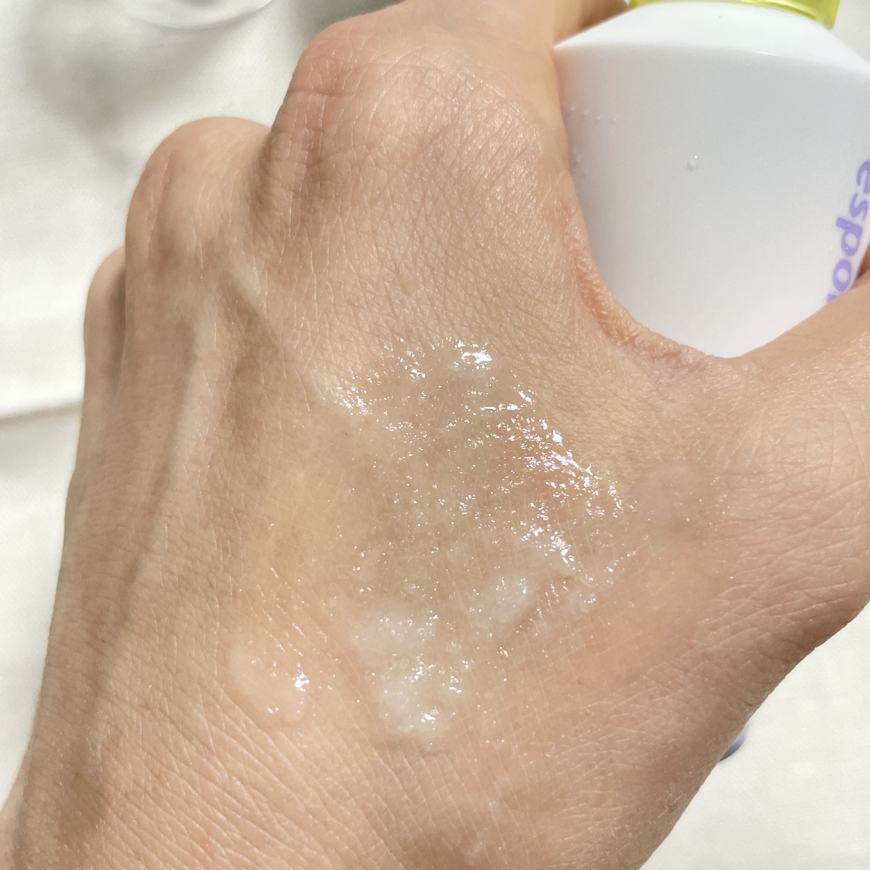 エスポア ウォータースプラッシュサンセラム 50ml/espoir/日焼け止めクリームを使ったクチコミ（3枚目）