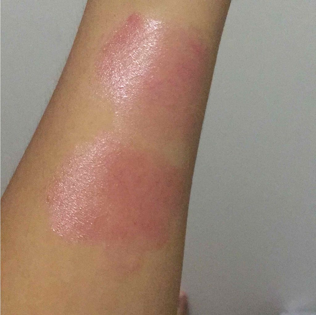 ラスティンググロスリップ/CEZANNE/口紅を使ったクチコミ(2枚目)