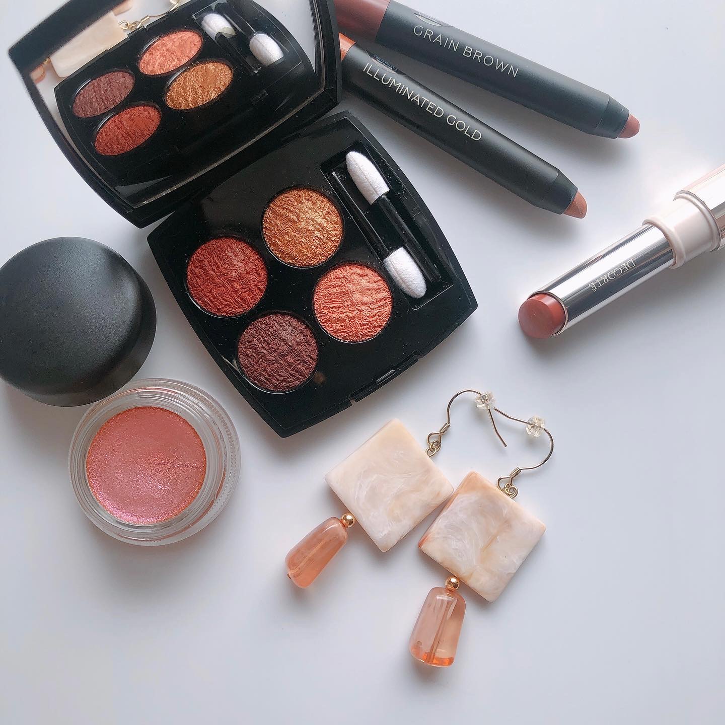 閲覧、いいね、いつもありがとうございます❁⃘*.ﾟ
.
.
.
キャトルのツイード03を使って♥️！
.
.
.
#chanelmakeup
#レキャトルオンブル
#レキャトルオンブルツイード 03
#ツイードフォーヴ
.
#uneven
