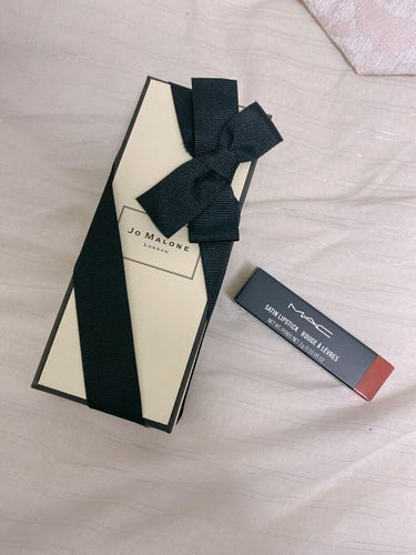 Jo MALONE LONDON
イングリッシュ ペアー＆フリージア コロン

M・A・C
リップスティック
モカ