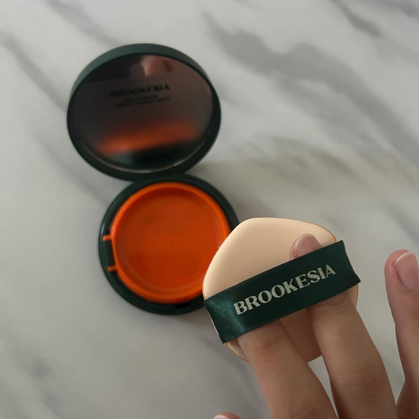スキンエンハンサー コンパクト クッション (マット)/BROOKESIA/クッションファンデーションを使ったクチコミ（2枚目）